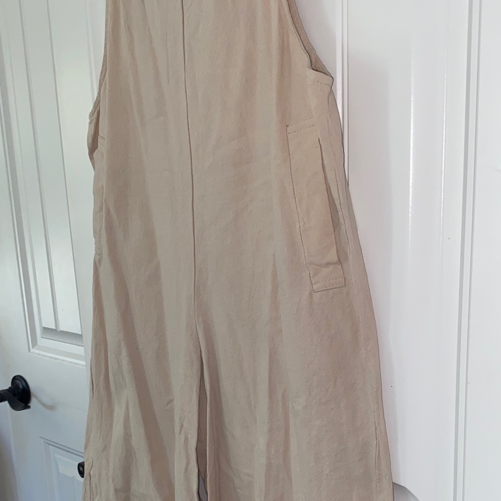 Women's Tan Cropped Wide Leg Jumpsuit size Medium - Picture 7 of 8